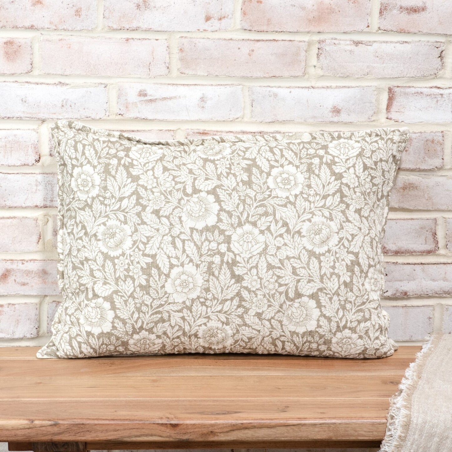 BEIGE FLORAL & LEAF PILLOW