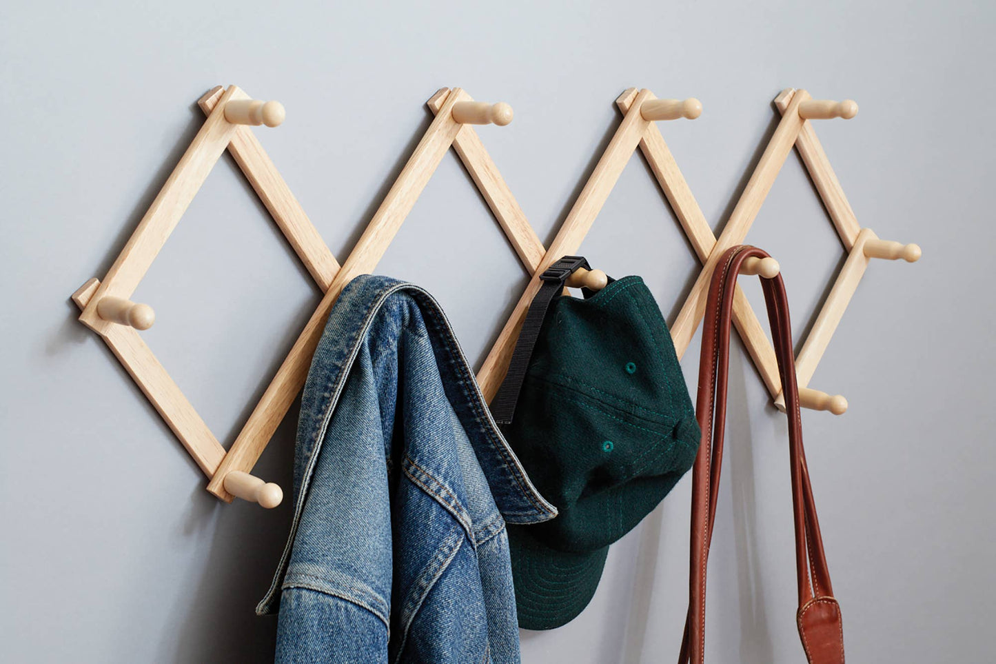 Expanding Coffee Mug Wall Rack, 42" Fully Extended