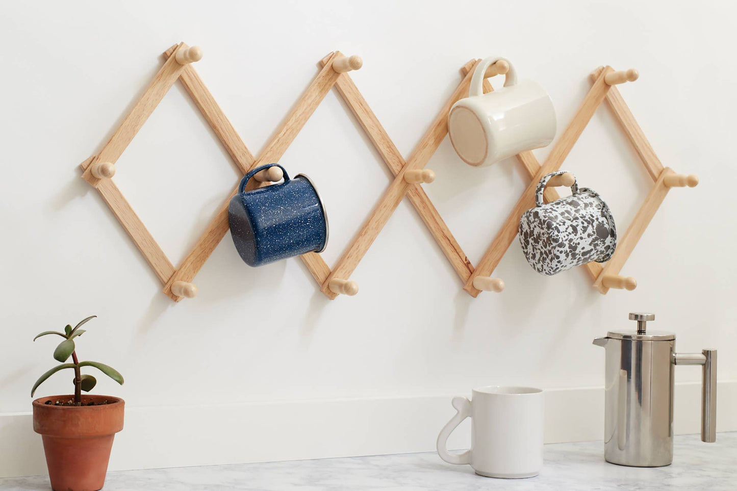 Expanding Coffee Mug Wall Rack, 42" Fully Extended