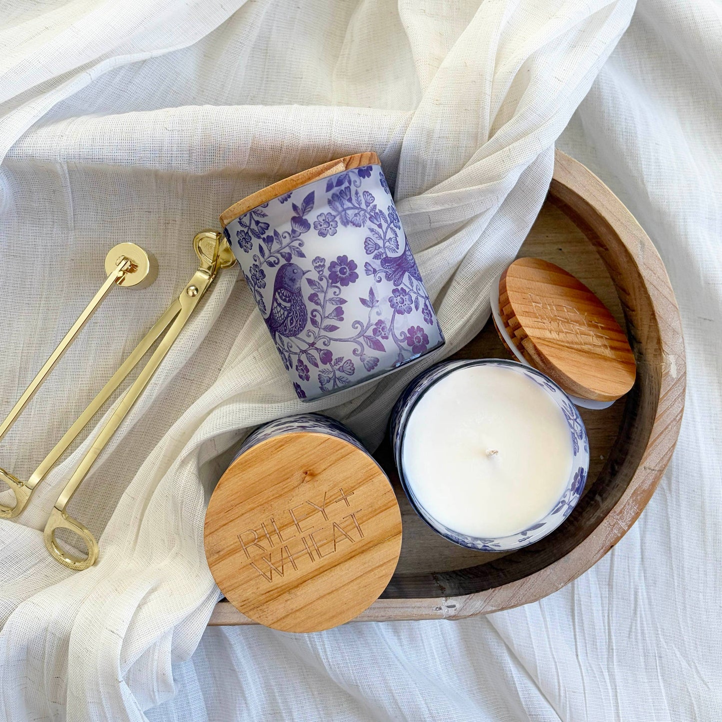Hearthside Bluebird Candle : Dahlia Scent