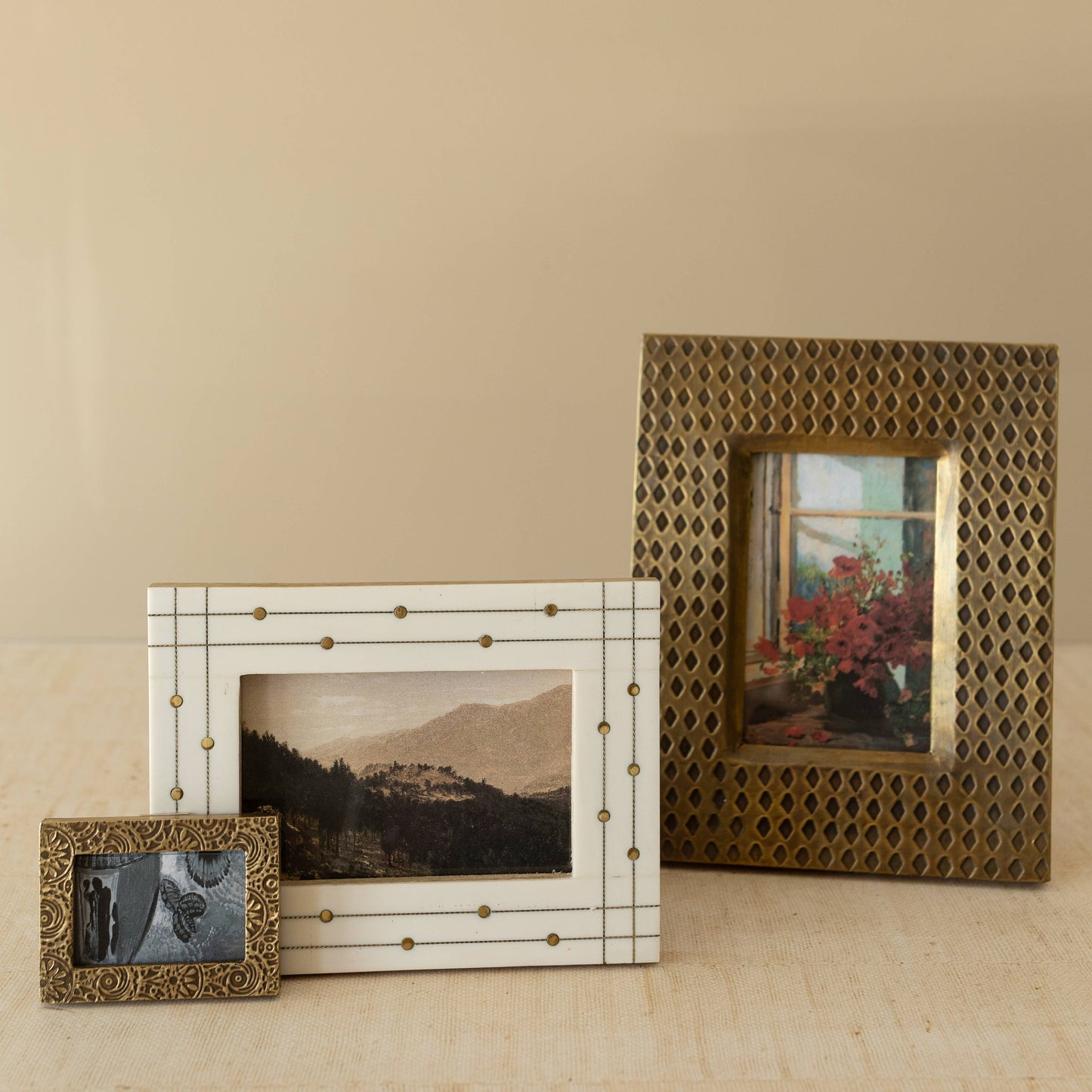 4x6 Elise White Resin Photo Frame With Brass Inlay
