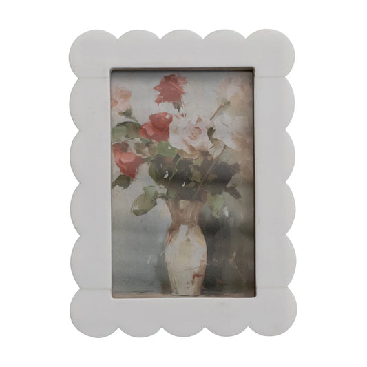 White Resin Scalloped Frame (4" x 6")