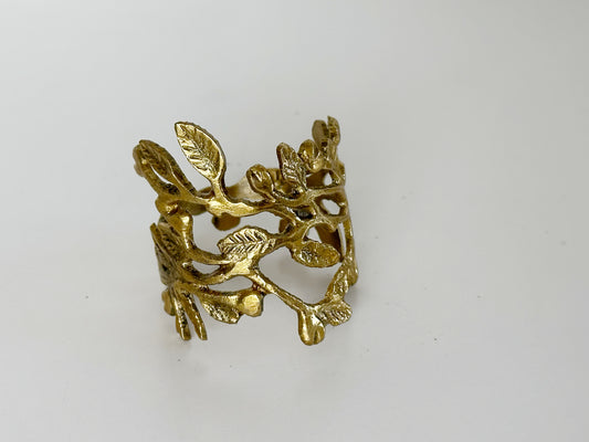 Winterberry Brass Napkin Ring