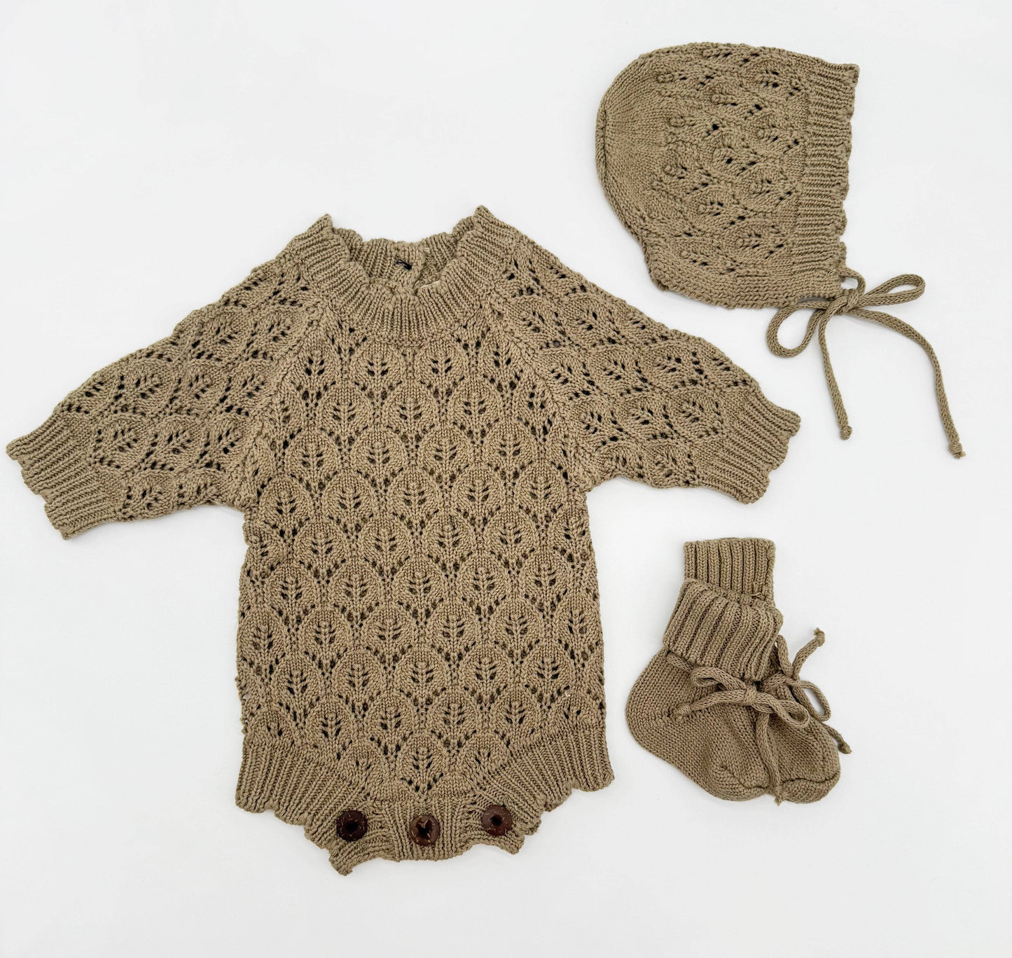 Willow Lacy Romper: 3pc set (romper +booties + bonnet) / Newborn (NB)