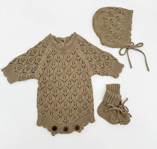 Willow Lacy Romper: 3pc set (romper +booties + bonnet) / Newborn (NB)