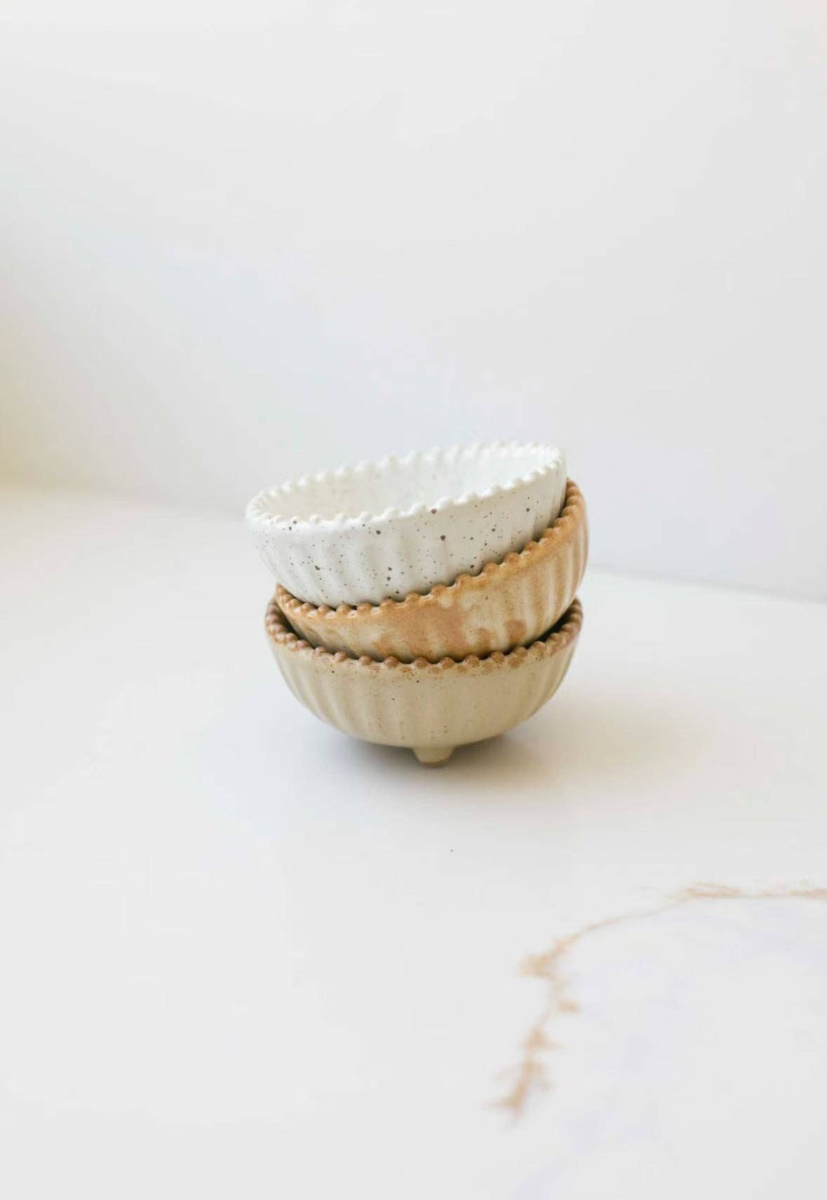 Ruffled Edge Ceramic Pinch Bowls: Beige