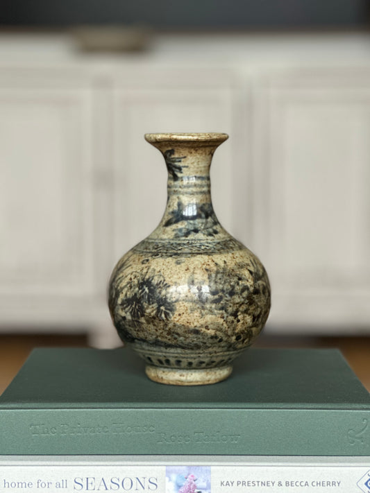 Jingdezhen Hand-Painted Bud Vase With Flower
