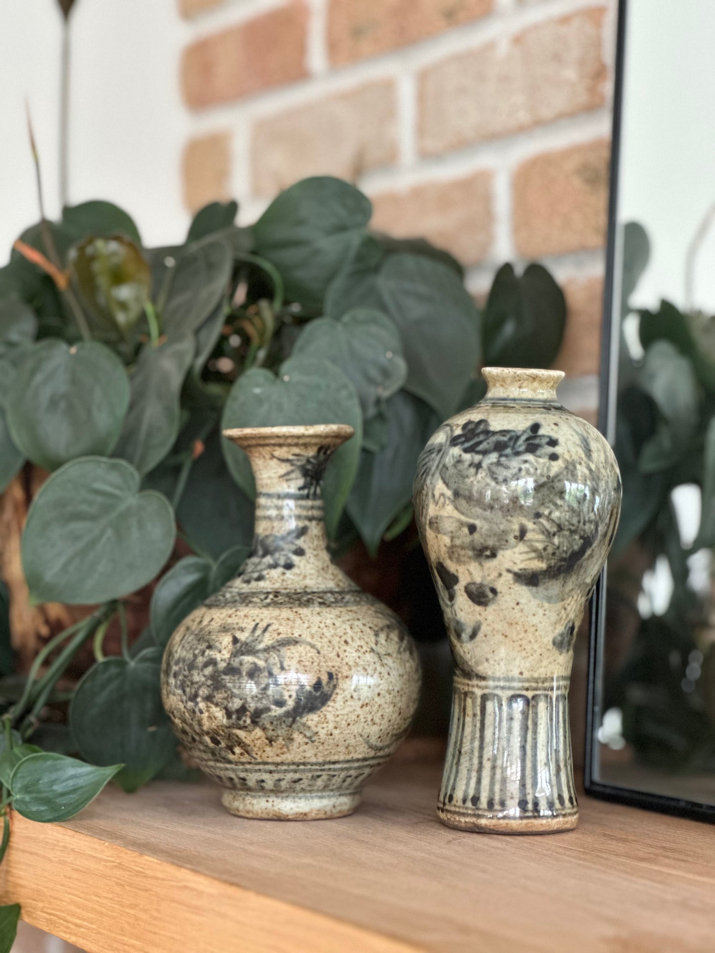 Jingdezhen Hand-Painted Bud Vase With Flower
