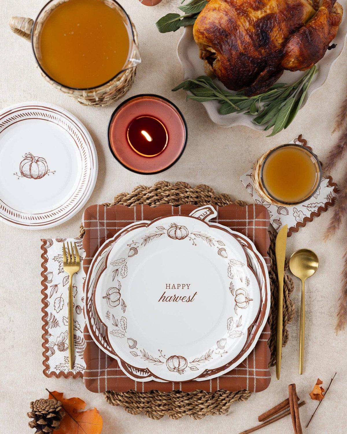 GTH1342 - Pumpkin Line Art Shaped Paper Plates