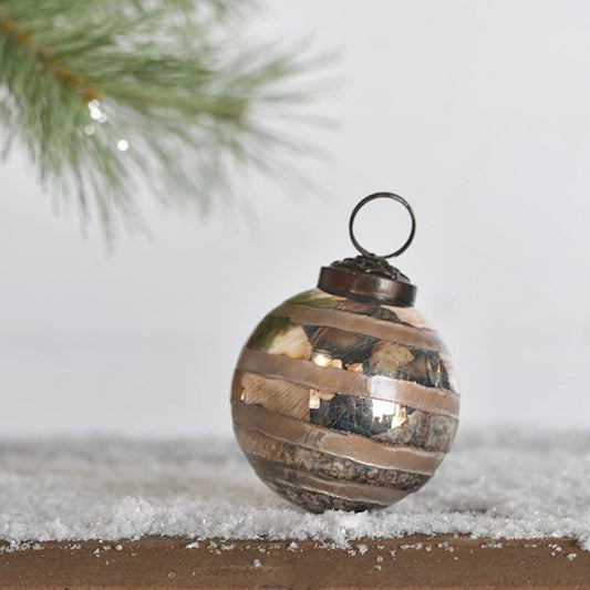 VINTAGE MODERN ORNAMENT