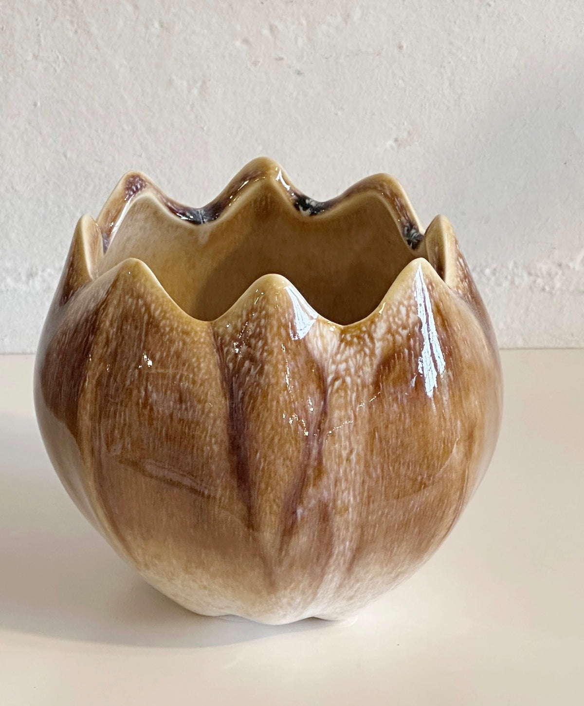 Stoneware Glower Shaped Planter - 2 colors to choose from.