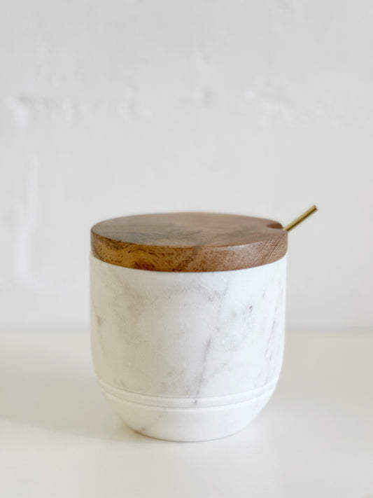 MARBLE POT WITH WOOD LID/SPOON