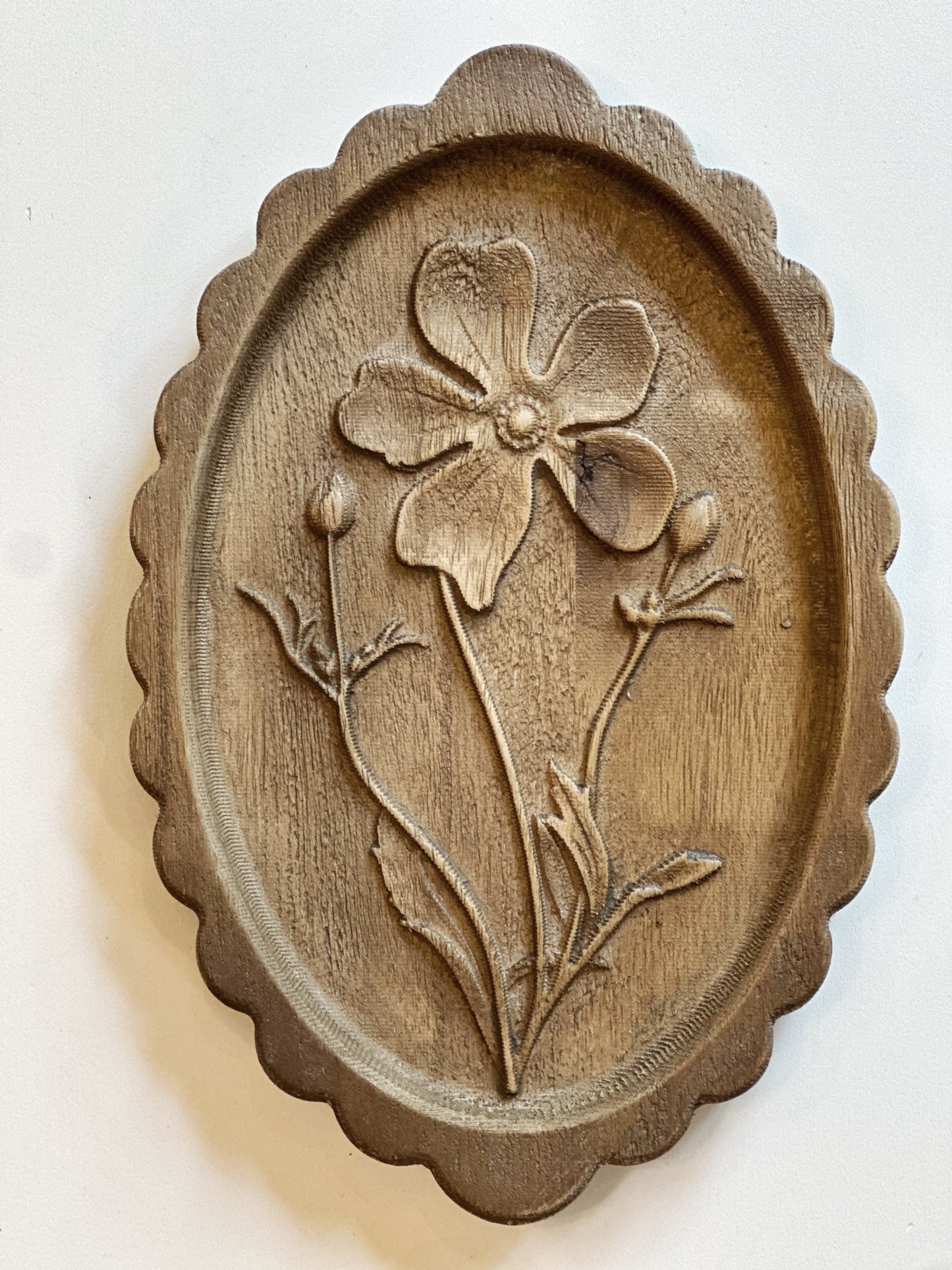 Wood Scalloped Wall Hanging