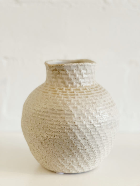 CREAM TEXTURED BALL VASE