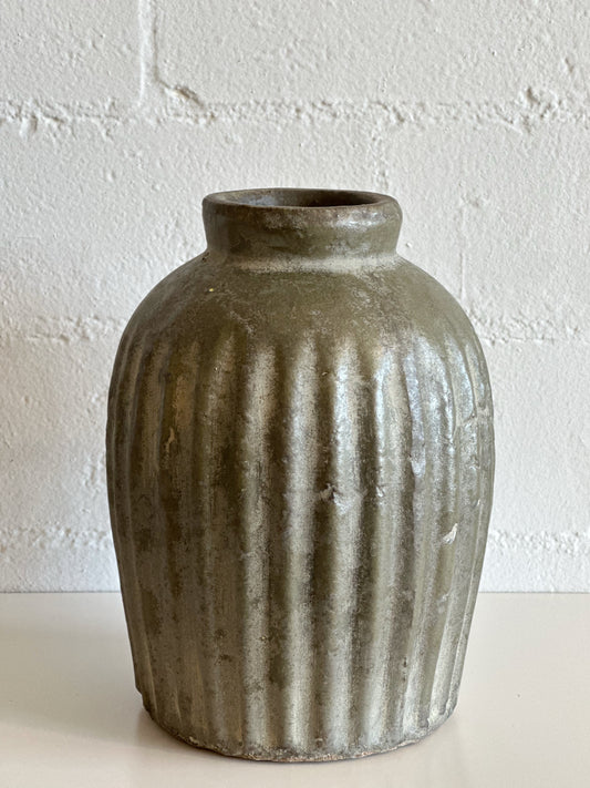 RIDGED VASE