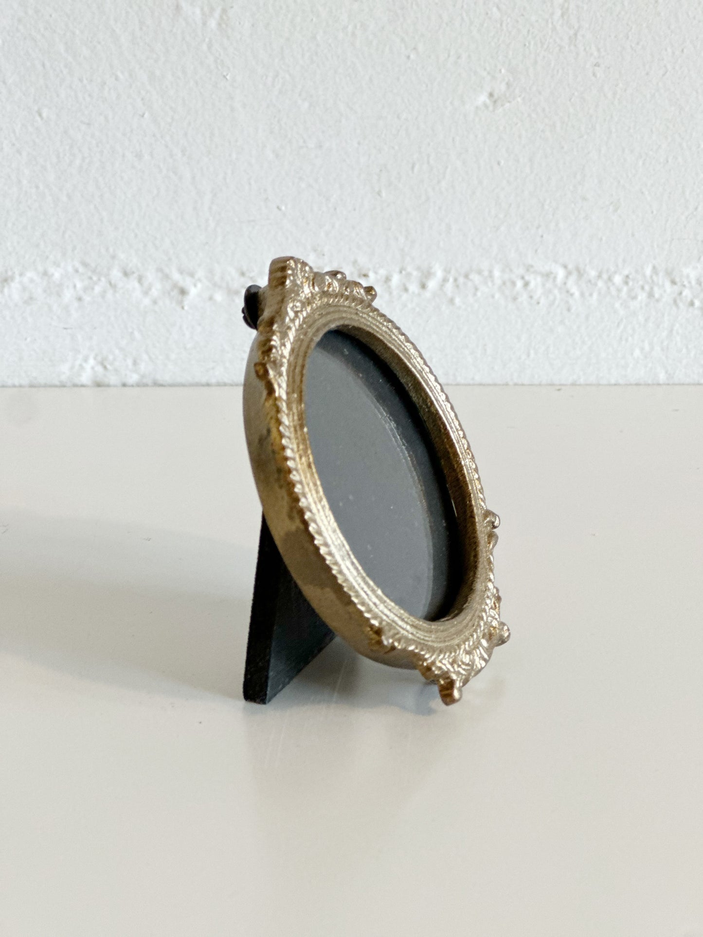 Mini Small Round Vintage Style Photo Frame