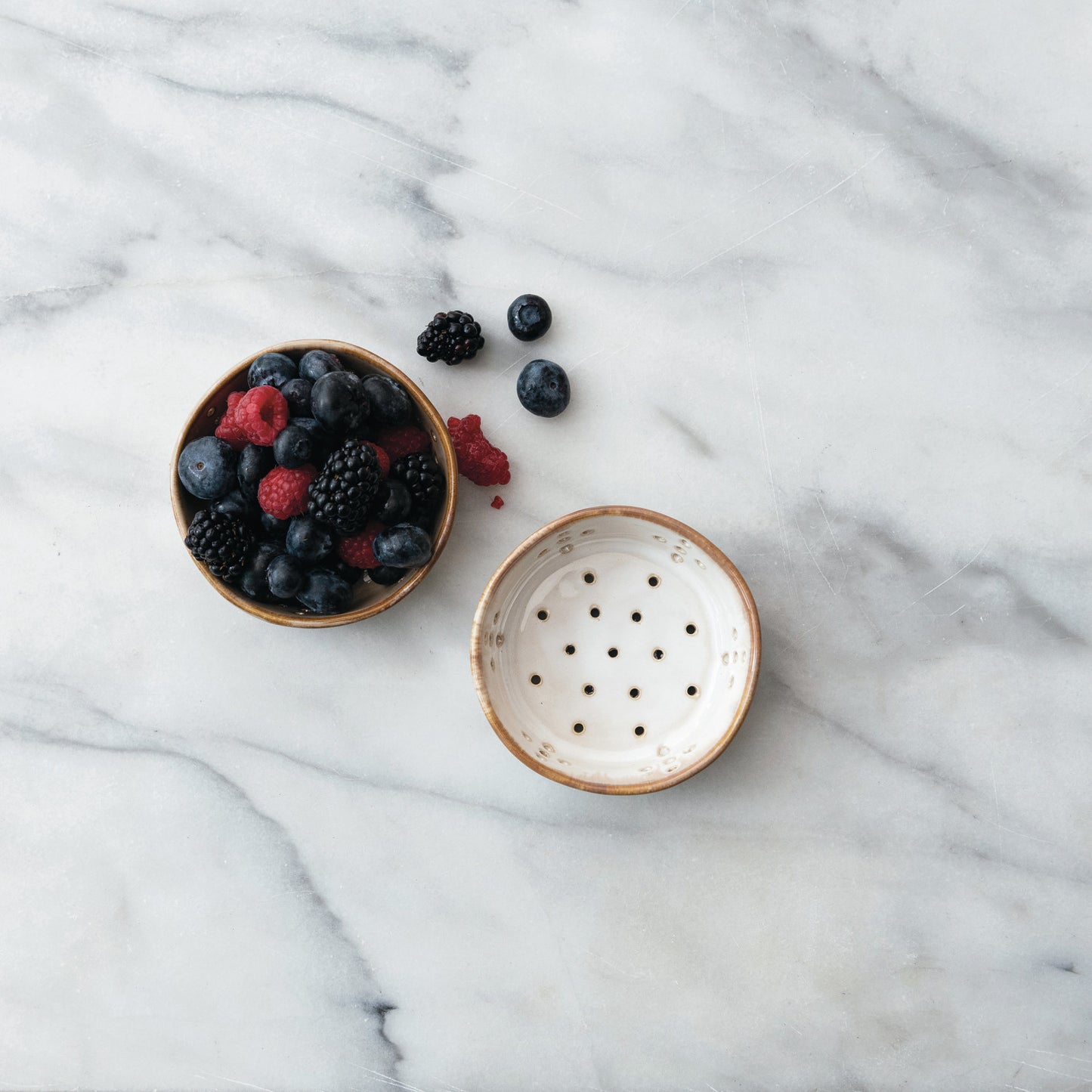 Stoneware Berry Bowl, 2 Colors (Each One Will Vary)