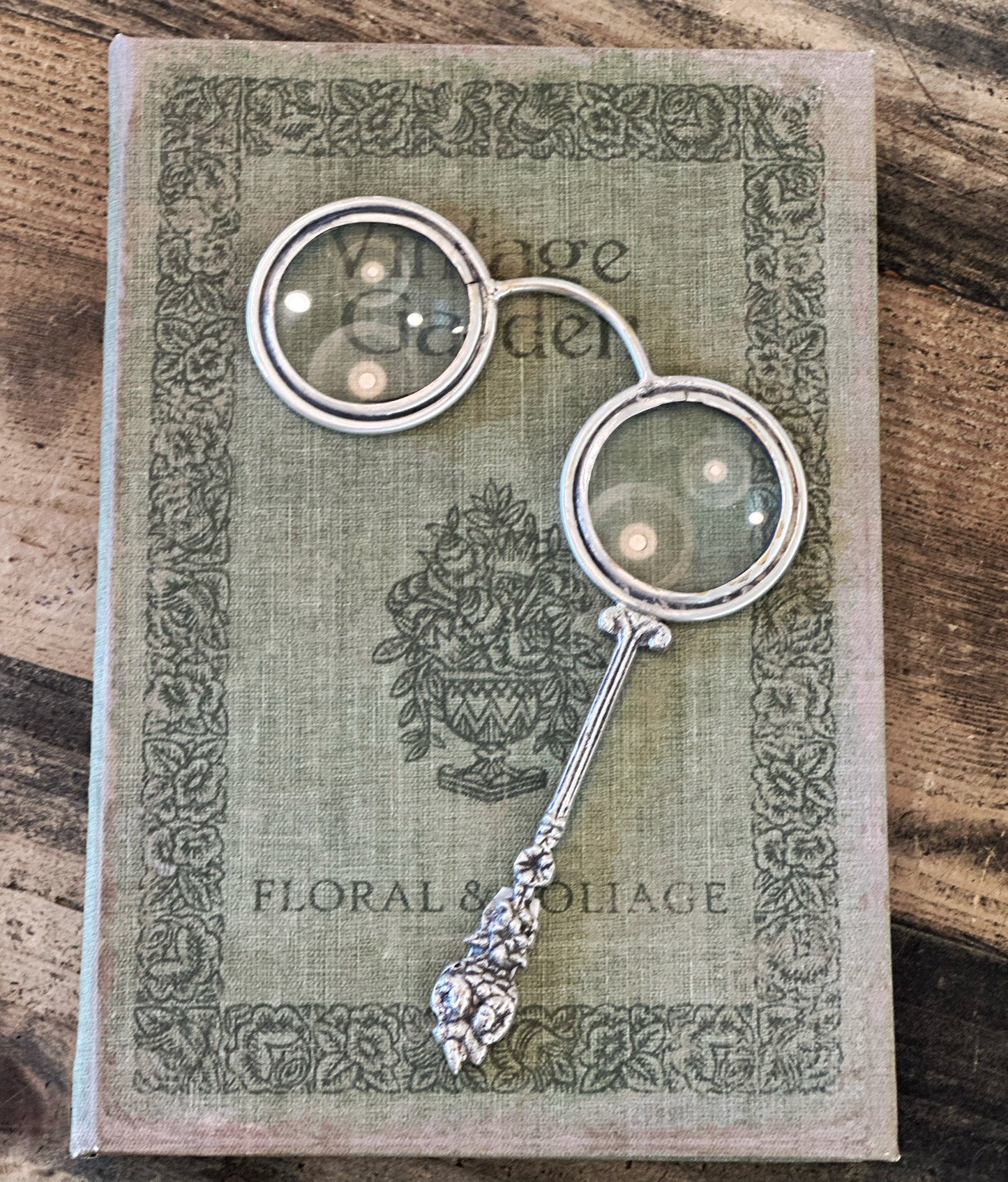 Antique Style Magnifying Lorgnette