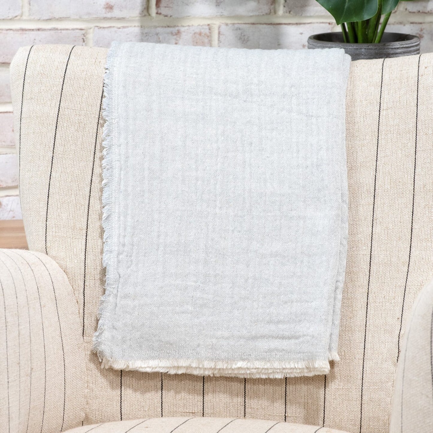 GRAY COTTON THROW