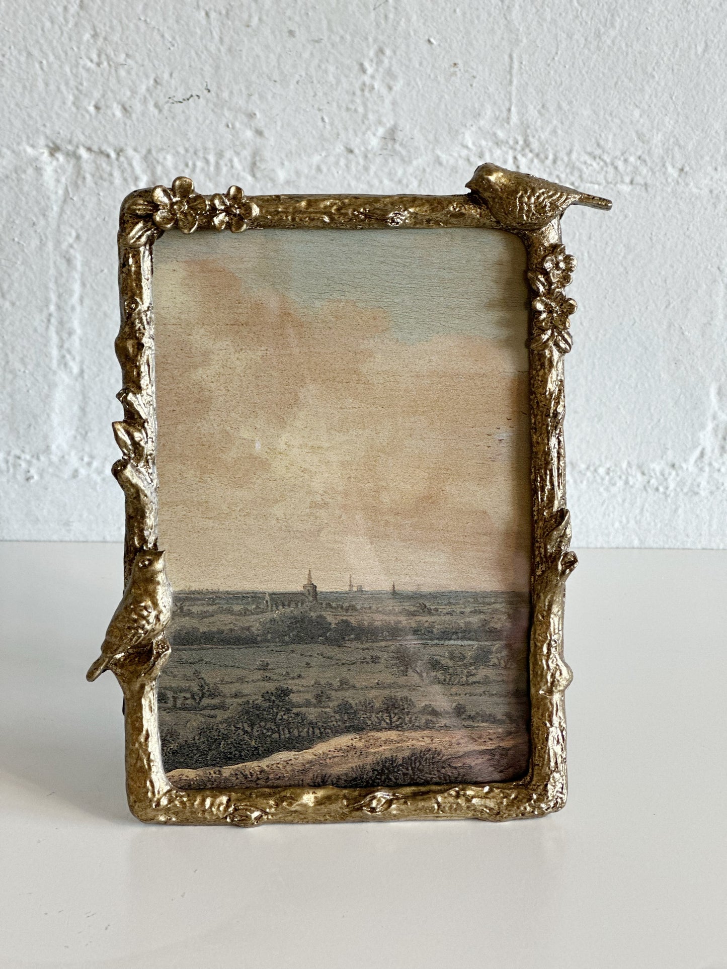 Antique Gold Bird Frame 4x6