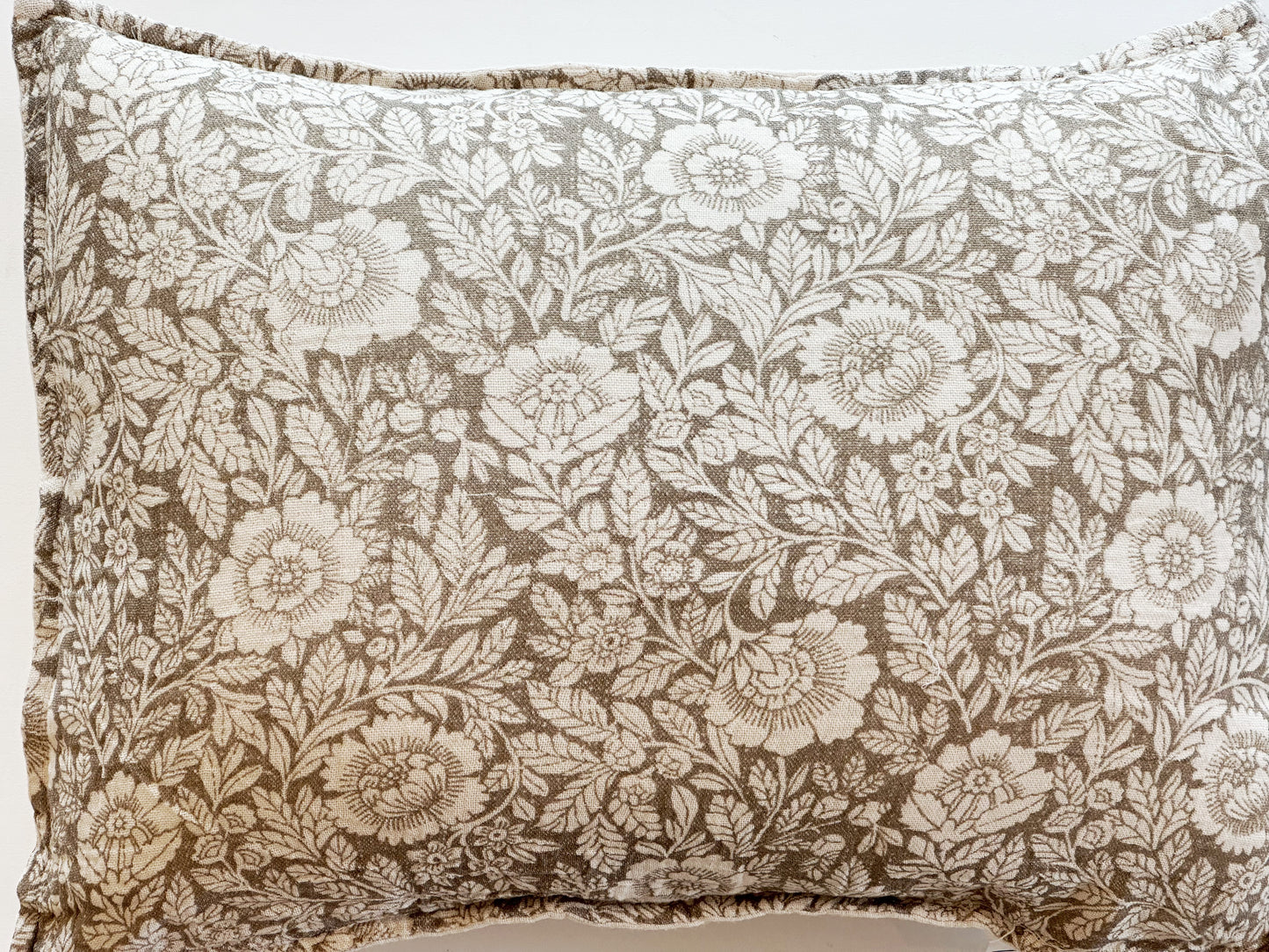 BEIGE FLORAL & LEAF PILLOW