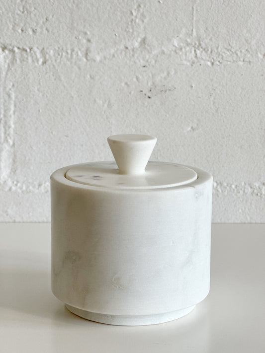 WHITE MARBLE JAR W/LID