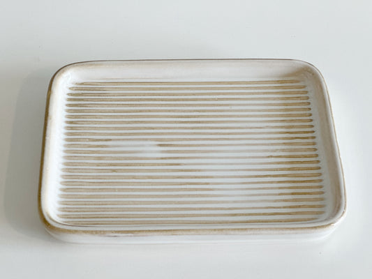 WHITE STRIPE RECTANGLE PLATE