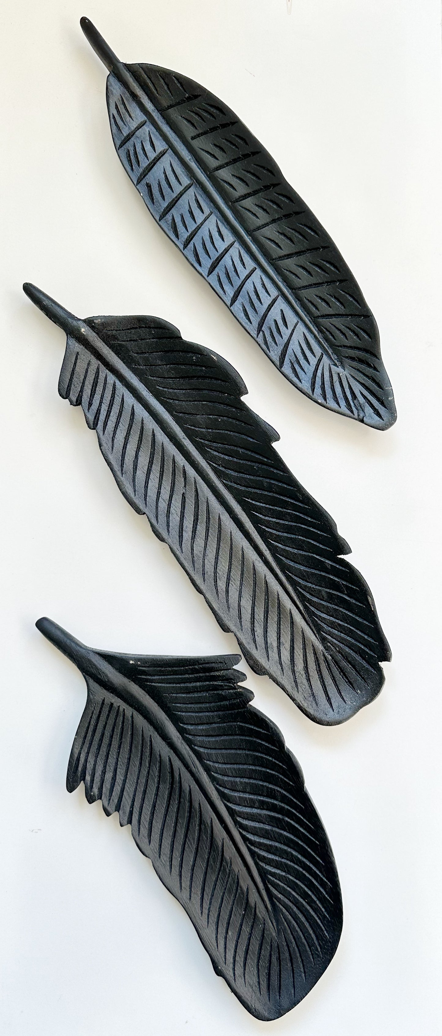 Noir Wood Feather Dish