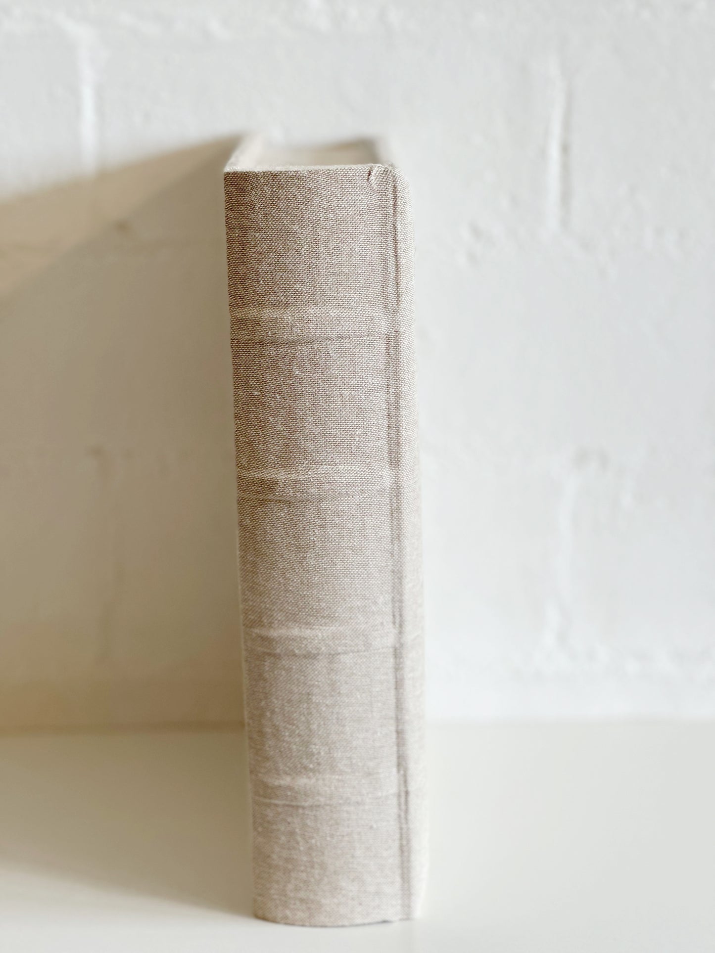 BEIGE LINEN STORAGE BOOK