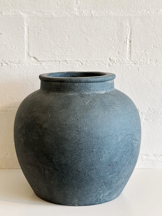 CHARCOAL CLAY POT