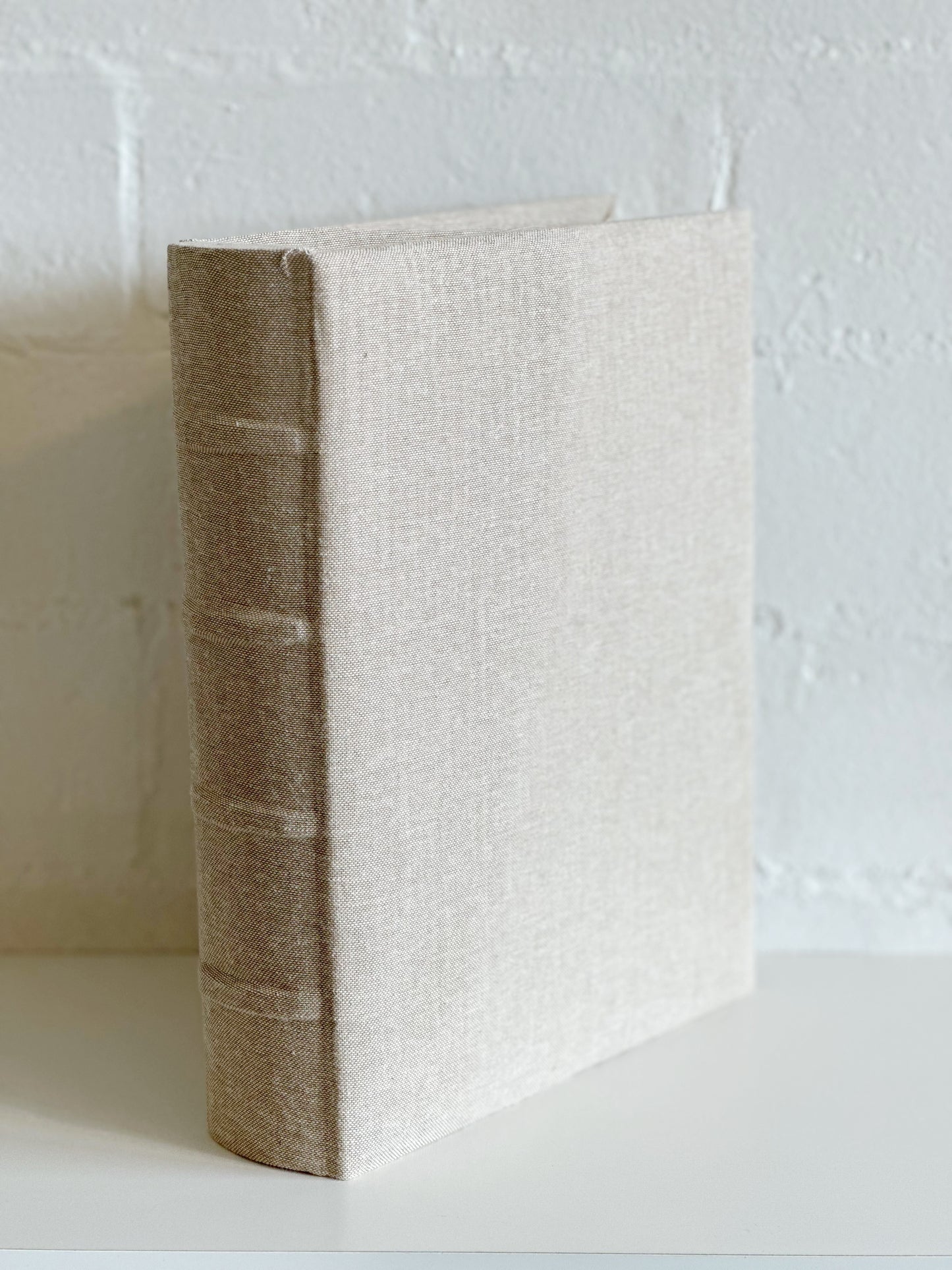 BEIGE LINEN STORAGE BOOK