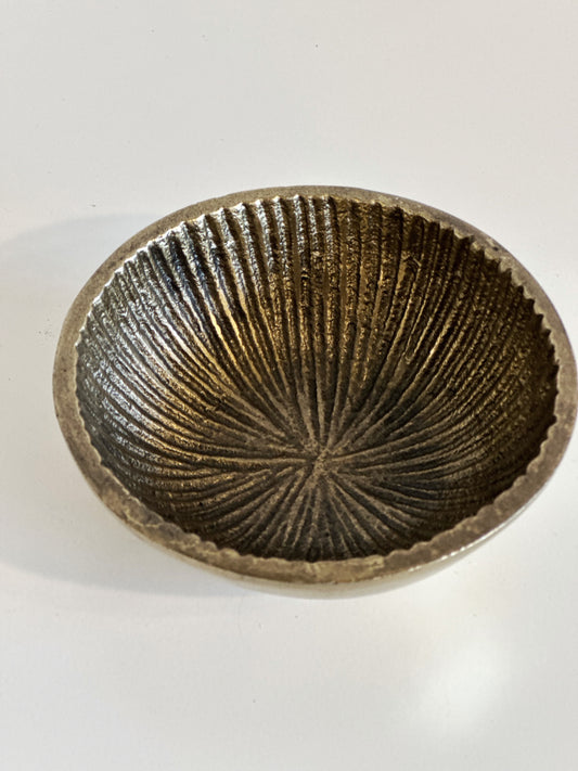ANTIQUE STYLE BRASS DISH