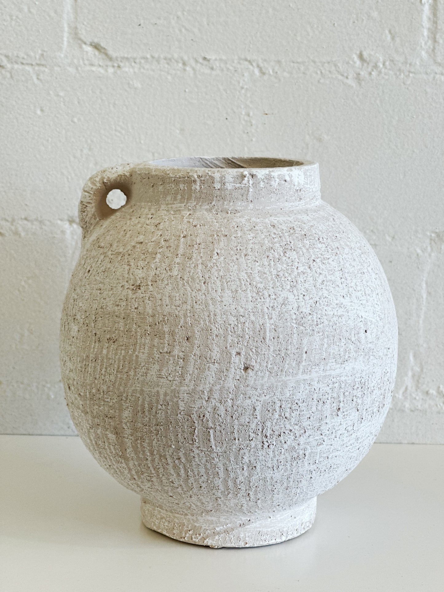 JUG VASE