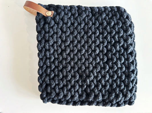 LEATHER STRAP KNIT POT HOLDER