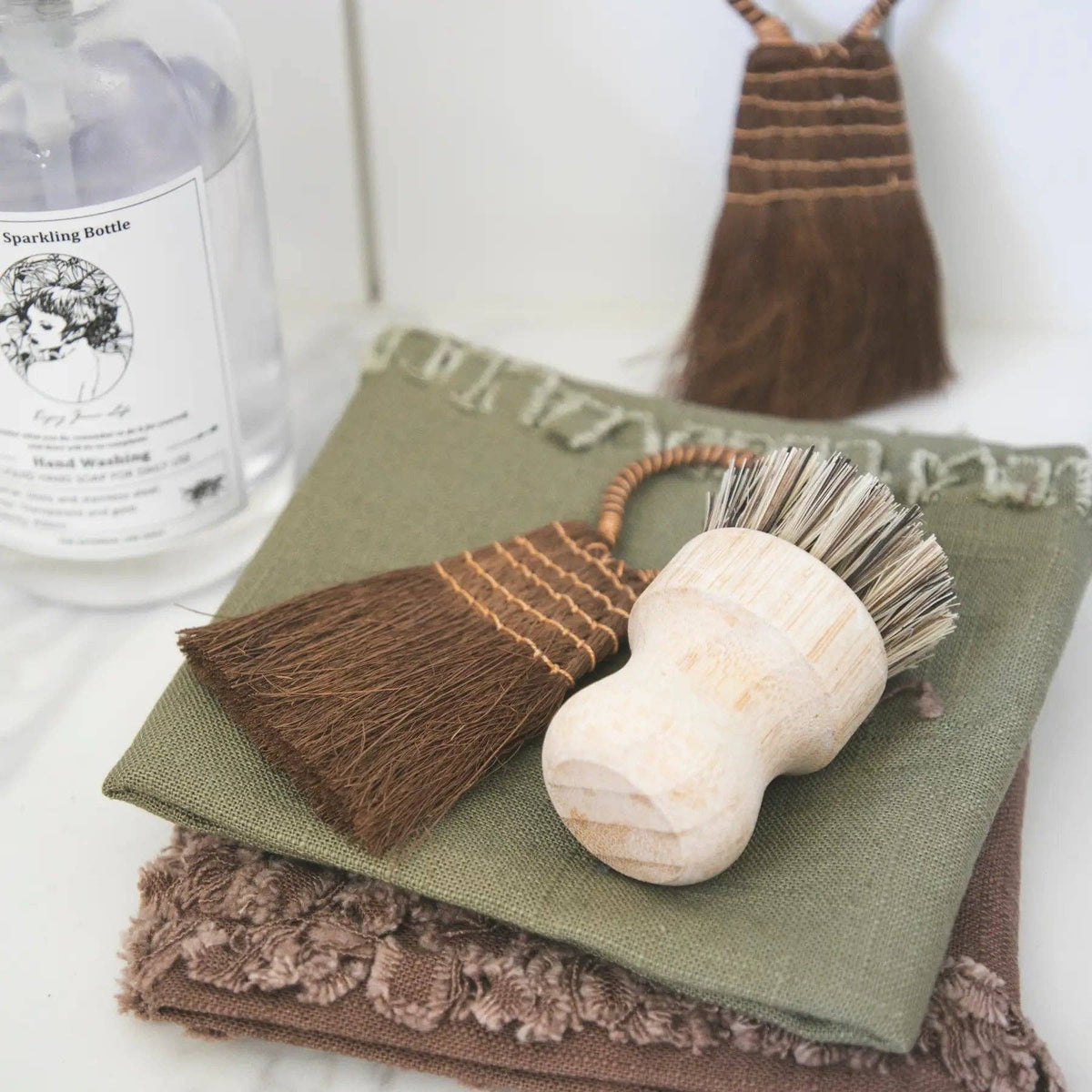 Wood Palm Brush: B