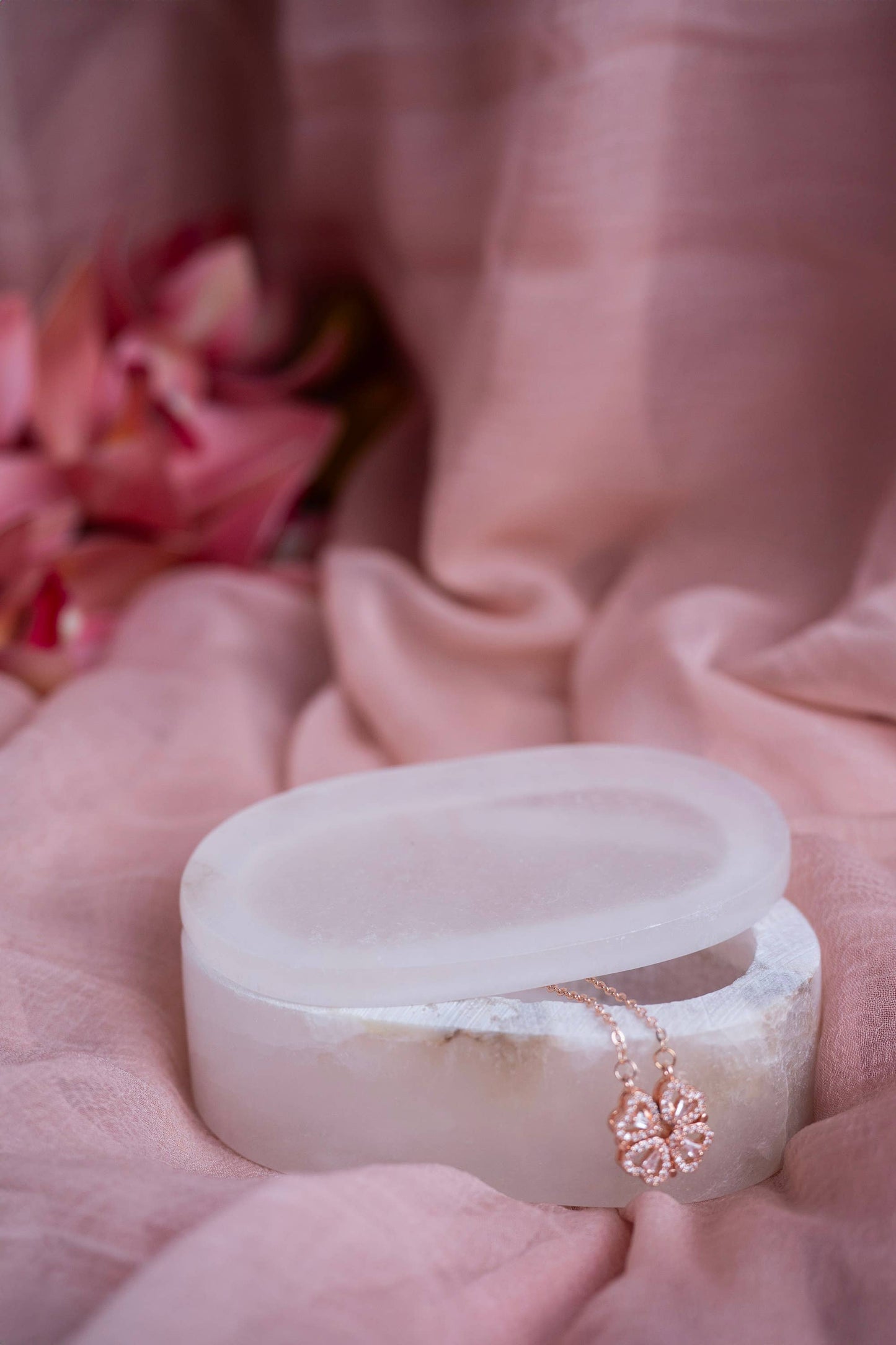 White Alabaster Oval Display Box