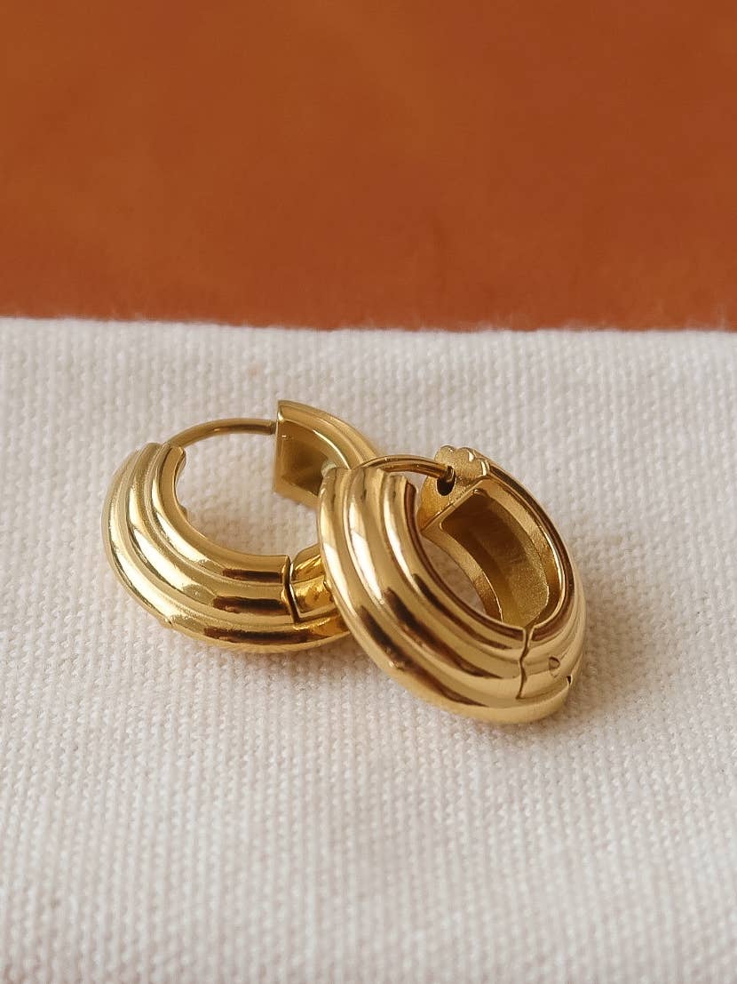 Juliette 18K Gold Non-Tarnish Chunky Hoop Earrings: Yellow Gold