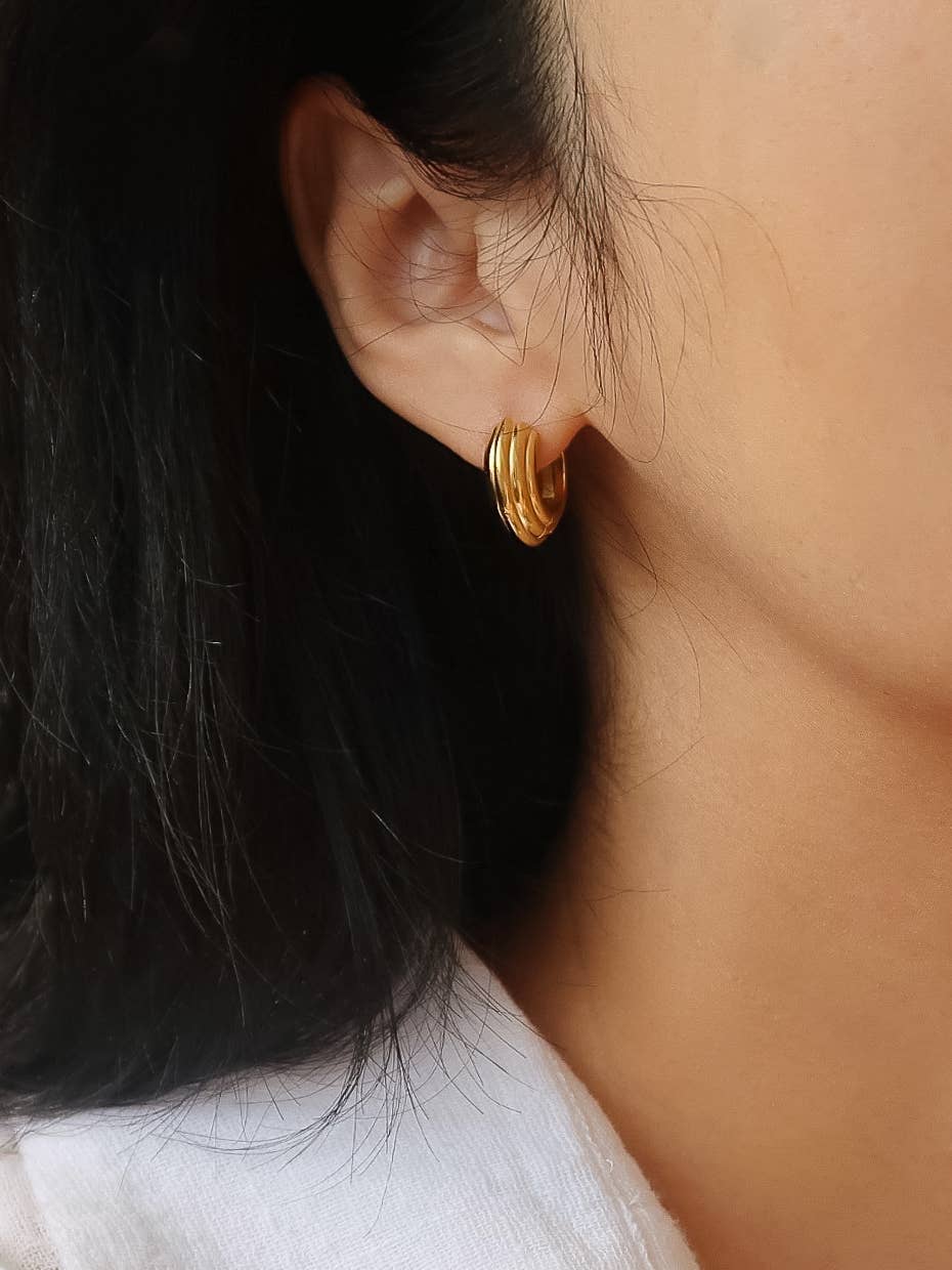 Juliette 18K Gold Non-Tarnish Chunky Hoop Earrings: Yellow Gold