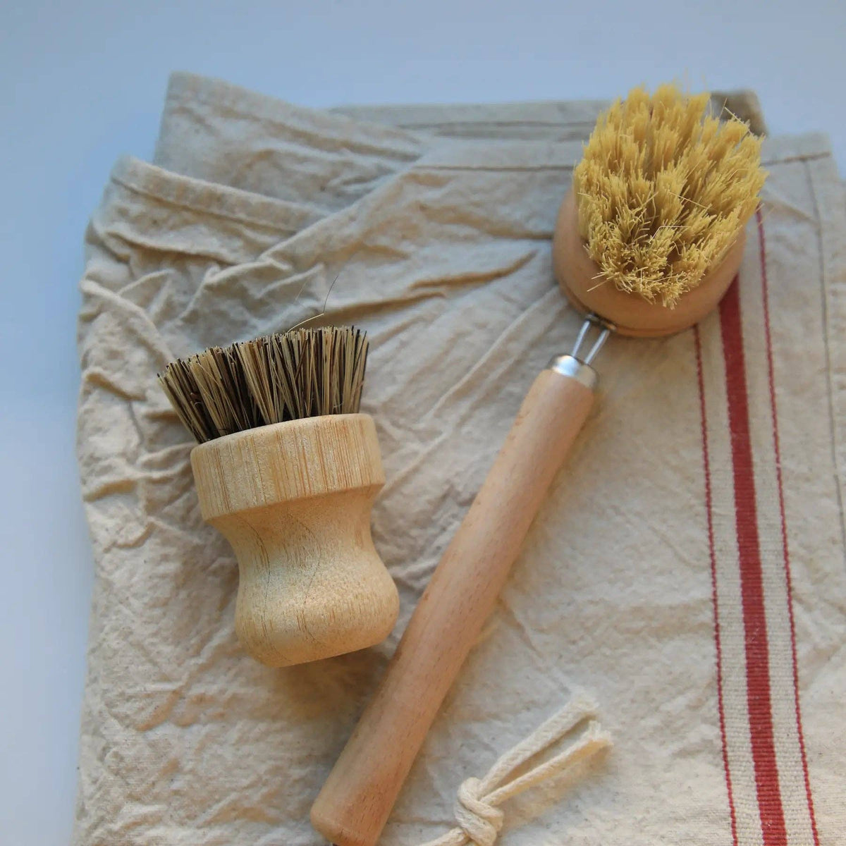 Long Handle Pot Brush: Horsehair