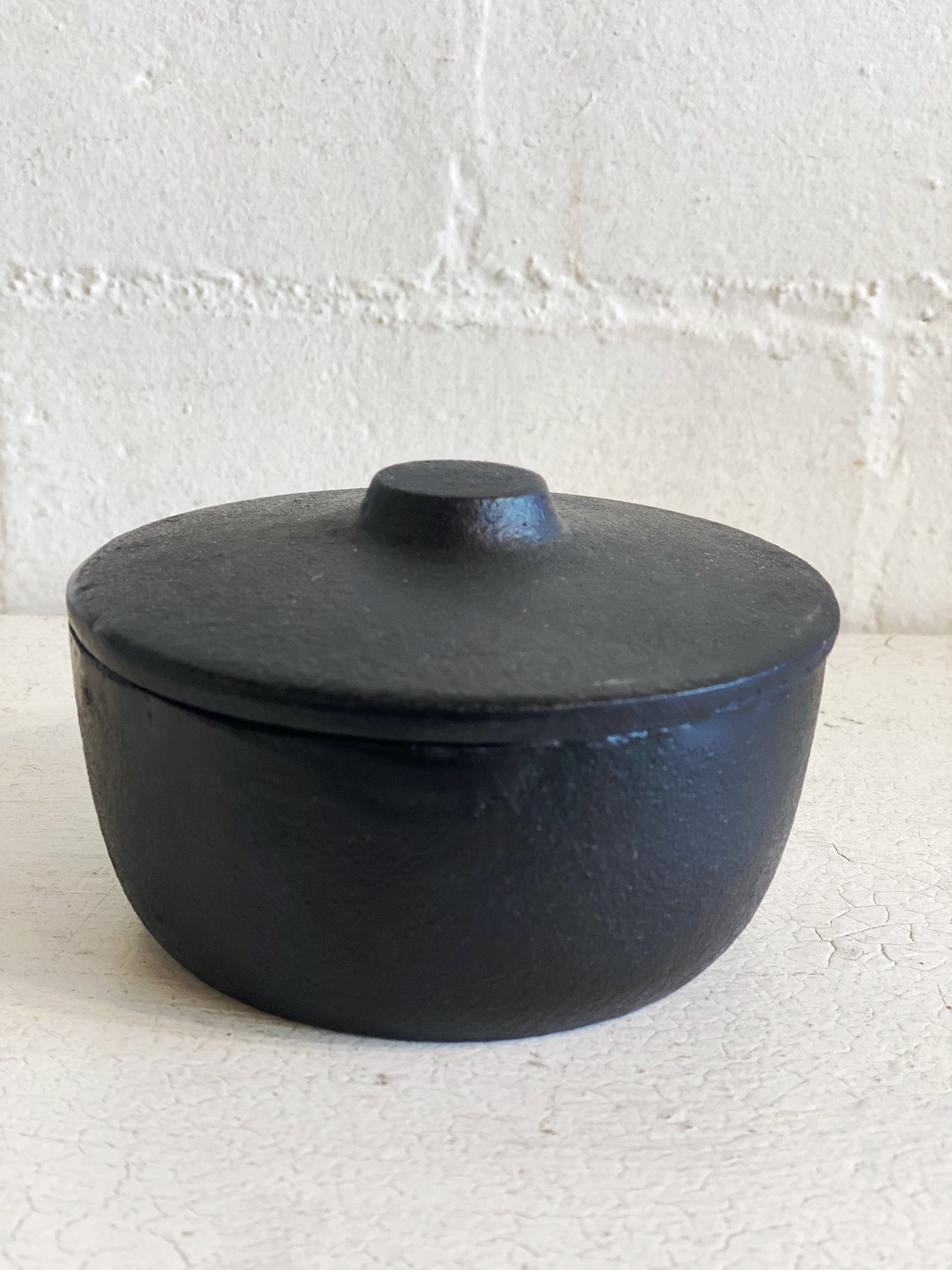 Cast Iron Pot with lid