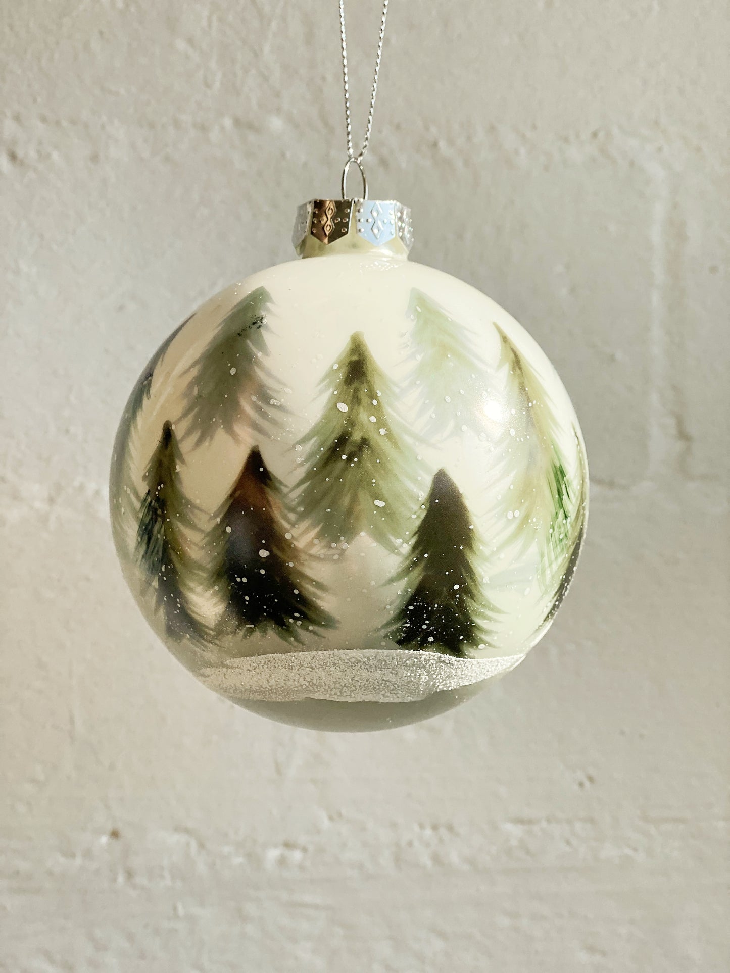 Snowy tree round ornaments