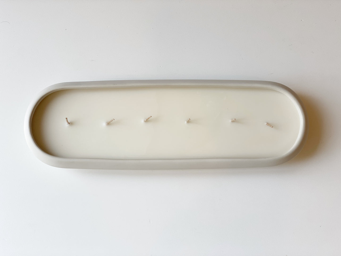 Oval Bone White 6-Wick Ceramic Candle