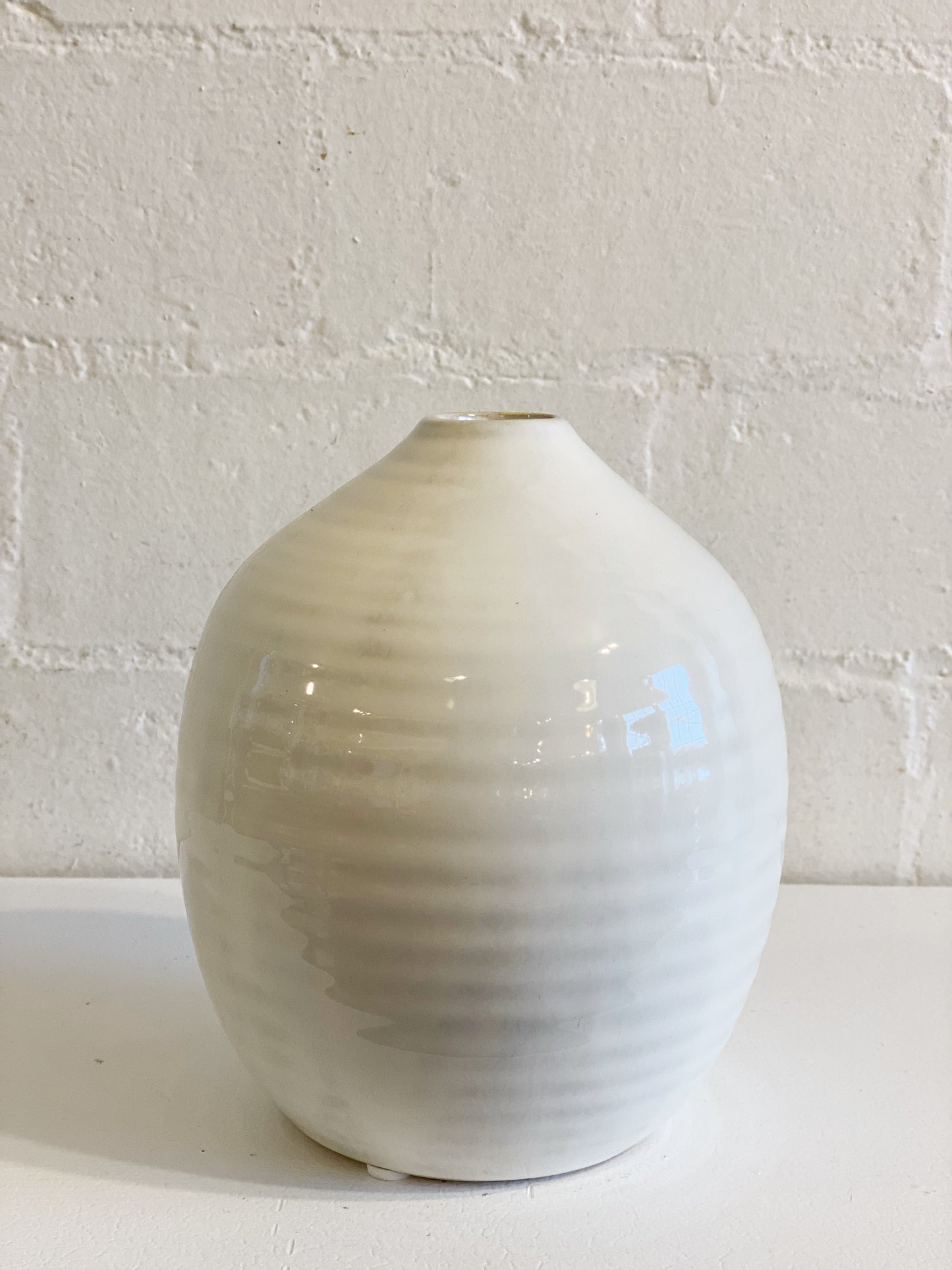 WHITE LINE VASE